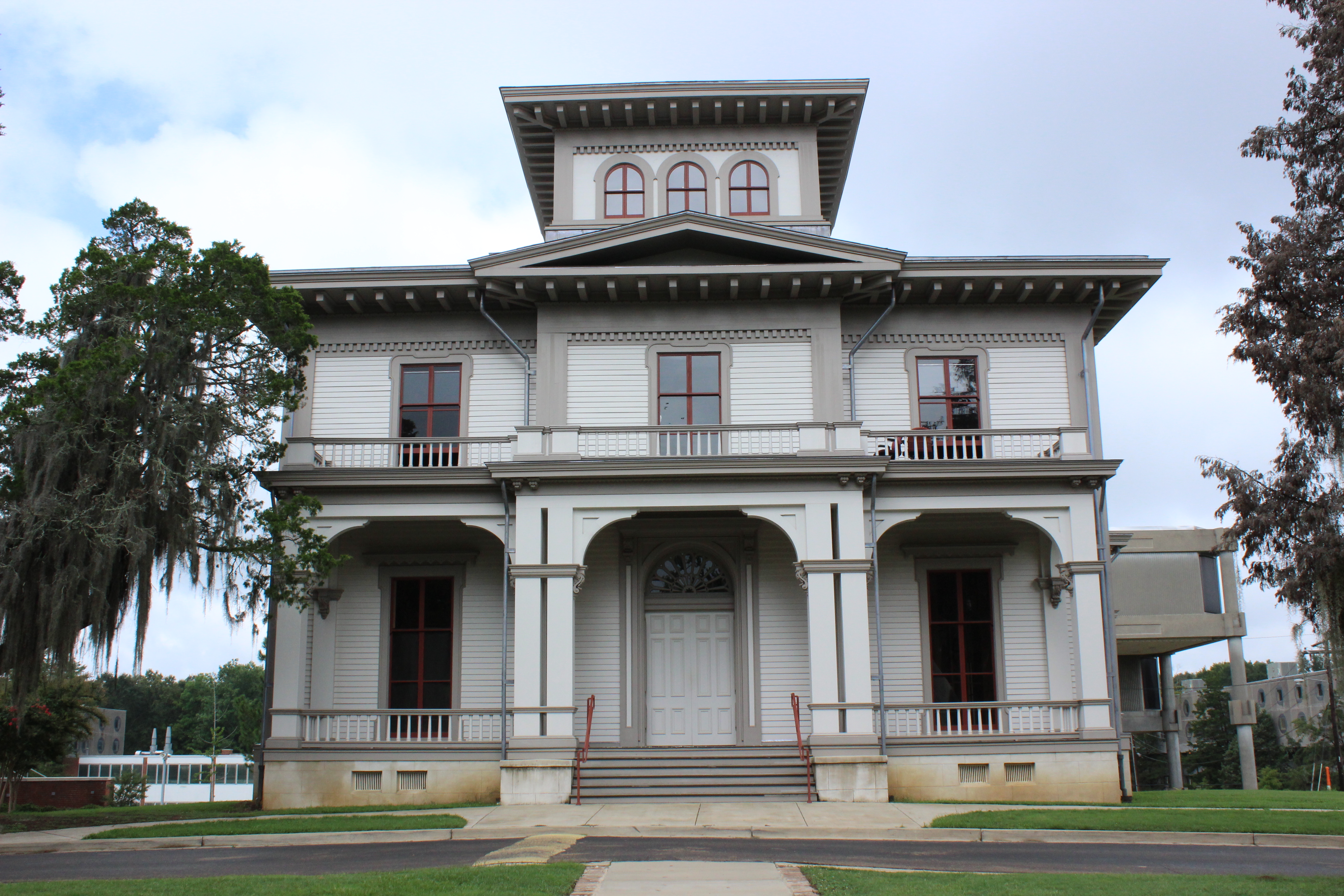 Robert O. Wilder Building, a Victorian mansion with distinctive architectural features